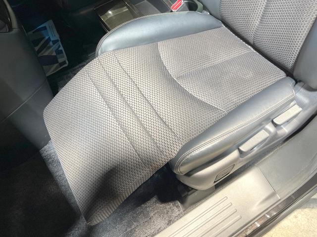 エルグランド ２５０ハイウェイスターアーバンクロム　禁煙車　両側電動スライドドア　ナビ　後席モニター　バックカメラ　ハーフレザーシート　スマートキー　ＨＩＤヘッド　ＥＴＣ　純正１８インチアルミ　オートライト　デュアルエアコン　リアエアコン（44枚目）