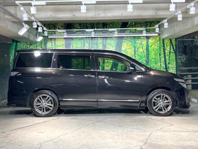 エルグランド ２５０ハイウェイスターアーバンクロム　禁煙車　両側電動スライドドア　ナビ　後席モニター　バックカメラ　ハーフレザーシート　スマートキー　ＨＩＤヘッド　ＥＴＣ　純正１８インチアルミ　オートライト　デュアルエアコン　リアエアコン（52枚目）