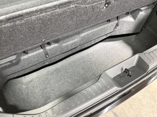 エルグランド ２５０ハイウェイスターアーバンクロム　禁煙車　両側電動スライドドア　ナビ　後席モニター　バックカメラ　ハーフレザーシート　スマートキー　ＨＩＤヘッド　ＥＴＣ　純正１８インチアルミ　オートライト　デュアルエアコン　リアエアコン（55枚目）