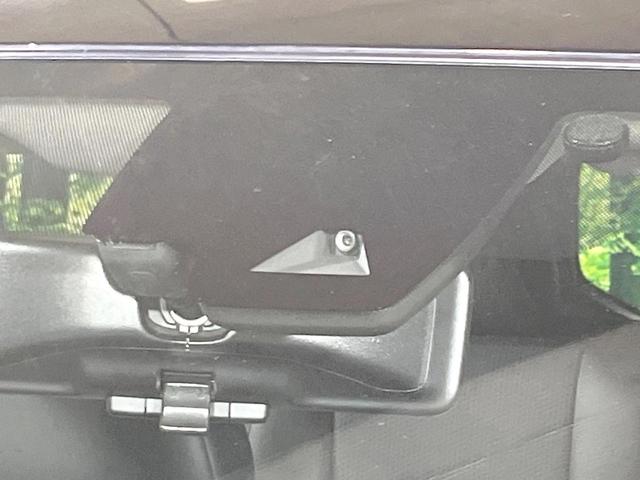 エクストレイル ２０Ｘｉ　全周囲カメラ　衝突被害軽減システム　禁煙車　電動リアゲート　防水シート　コーナーセンサー　スマートキー　ＬＥＤヘッド　ビルトインＥＴＣ　純正１８インチアルミ　車線逸脱警報　オートライト（7枚目）