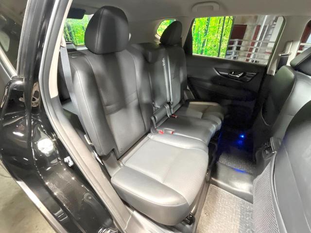 エクストレイル ２０Ｘｉ　全周囲カメラ　衝突被害軽減システム　禁煙車　電動リアゲート　防水シート　コーナーセンサー　スマートキー　ＬＥＤヘッド　ビルトインＥＴＣ　純正１８インチアルミ　車線逸脱警報　オートライト（10枚目）