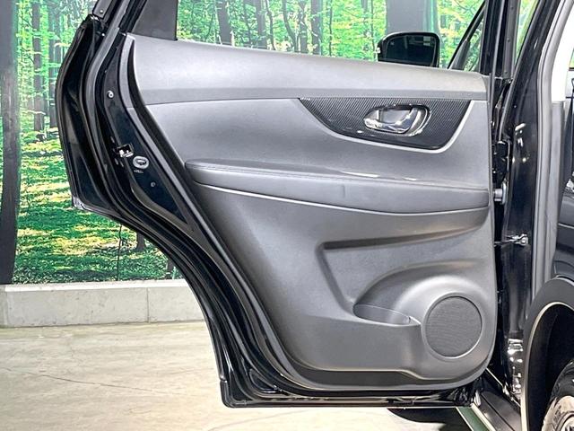 エクストレイル ２０Ｘｉ　全周囲カメラ　衝突被害軽減システム　禁煙車　電動リアゲート　防水シート　コーナーセンサー　スマートキー　ＬＥＤヘッド　ビルトインＥＴＣ　純正１８インチアルミ　車線逸脱警報　オートライト（53枚目）