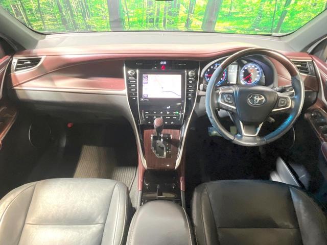 ハリアー プレミアム　アドバンスドパッケージ　サンルーフ　純正ＳＤナビ　全周囲カメラ　衝突被害軽減システム　禁煙車　電動リアゲート　ハーフレザーシート　ドラレコ　コーナーセンサー　スマートキー　ＬＥＤヘッド　ビルトインＥＴＣ　クルコン（2枚目）