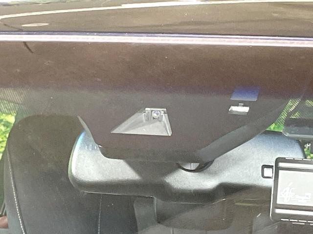 ハリアー プレミアム　アドバンスドパッケージ　サンルーフ　純正ＳＤナビ　全周囲カメラ　衝突被害軽減システム　禁煙車　電動リアゲート　ハーフレザーシート　ドラレコ　コーナーセンサー　スマートキー　ＬＥＤヘッド　ビルトインＥＴＣ　クルコン（3枚目）