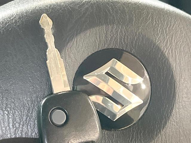 ジムニー ランドベンチャー　４ＷＤ　禁煙車　ハーフレザーシート　シートヒーター　ＣＤ（6枚目）