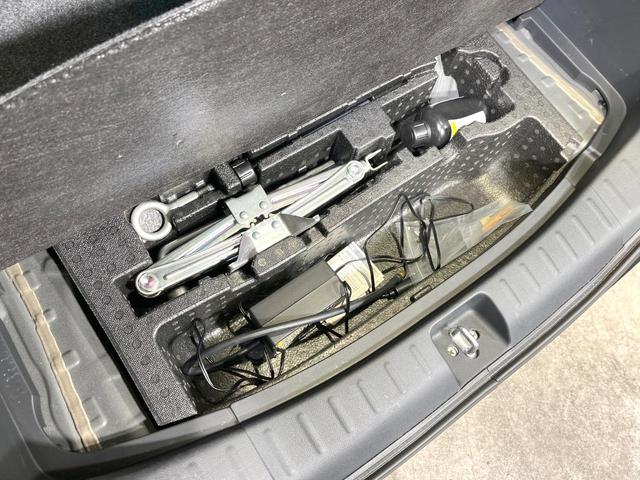 Ｎ－ＢＯＸカスタム Ｇ・Ａパッケージ　電動スライドドア　純正ＳＤナビ　バックカメラ　禁煙車　コーナーセンサー　スマートキー　ＨＩＤヘッドイエローフォグランプ　ＥＴＣ　純正１４インチアルミ　オートエアコン　ＣＤ　ＤＶＤ再生　フルセグ（58枚目）