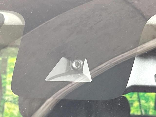 �y�C���e���W�F���g�G�}�[�W�F���V�[�u���[�L�z�t�����g�J�����őO���̎ԗ�����s�҂����m�B�Փ˂������Ȏ��͏Փ˔�Q�y���u���[�L���쓮�A�Փˉ�����T�|�[�g�B�����S�Ƀh���C�u�����y���݂��������܂��B