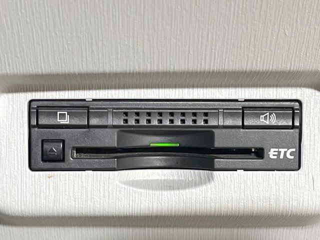 プリウスアルファ Ｓ　ＳＤナビ　バックカメラ　禁煙車　スマートキー　ビルトインＥＴＣ　純正１６インチアルミ　オートライト　オートエアコン　Ｂｌｕｅｔｏｏｔｈ　ＣＤ　ＤＶＤ再生　フルセグ　ＬＥＤフォグ（7枚目）