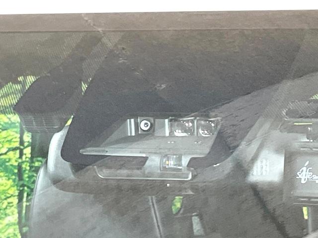 ノア ハイブリッドＳｉ　ダブルバイビー　フロント・バックカメラ　衝突被害軽減システム　レーダークルーズ　禁煙車　ハーフレザーシート　ドラレコ　スマートキー　ＬＥＤヘッド　ビルトインＥＴＣ　車線逸脱警報　オートライト　オートエアコン（6枚目）