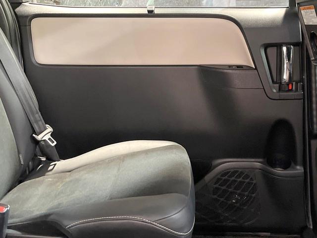 ノア ハイブリッドＳｉ　ダブルバイビー　フロント・バックカメラ　衝突被害軽減システム　レーダークルーズ　禁煙車　ハーフレザーシート　ドラレコ　スマートキー　ＬＥＤヘッド　ビルトインＥＴＣ　車線逸脱警報　オートライト　オートエアコン（47枚目）