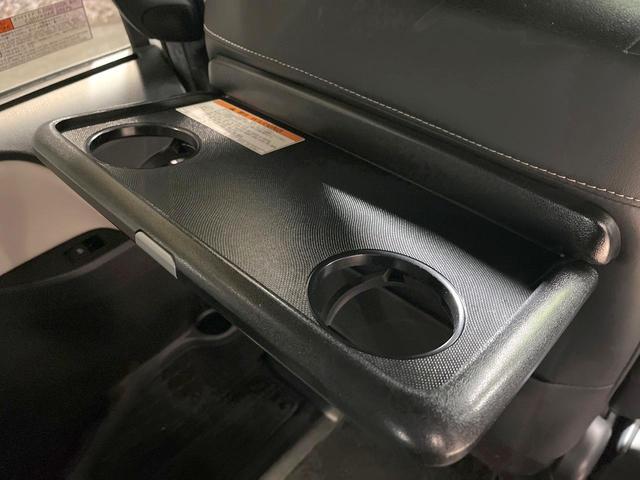 ノア ハイブリッドＳｉ　ダブルバイビー　フロント・バックカメラ　衝突被害軽減システム　レーダークルーズ　禁煙車　ハーフレザーシート　ドラレコ　スマートキー　ＬＥＤヘッド　ビルトインＥＴＣ　車線逸脱警報　オートライト　オートエアコン（57枚目）