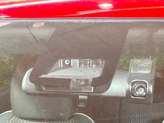 �y�g���^�Z�[�t�e�B�Z���X�z���s���ɑO���̎ԗ�����F�����A�Փ˂������Ȏ��͌x��ƃu���[�L�ŏՓˉ���Ɣ�Q�y�����A�V�X�g�B�����S�Ƀh���C�u�����y���݂��������܂��B