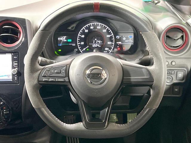 �y�X�e�A�����O�X�C�b�`�z�^�]���A�O������ڐ������炷���ƂȂ��A�I�[�f�B�I���̑��삪�\�ȕ֗��@�\�I���S�����K�ȃh���C�u�����o���Ă���܂���