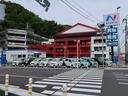 ズラッと並んだ展示車と大きな「N」の看板が目印です!