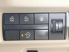 パワースライドドア】スマートキーや運転席のスイッチでスライドドアの開閉が可能♪電動だから力を入れてドアを開ける必要が無く、小さいお子様でも、重い荷物を持っている時もラクに開け閉めできます♪ 6