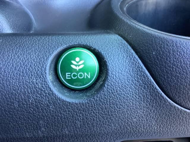 Ｎ－ＢＯＸカスタム ２トーンカラースタイルＧ・ターボＬパッケージ　ナビ装着用スペシャルパッケージ＋ＥＴＣ車載器（ナビ連動）オートエアコン（プラズマクラスター搭載）アレルクリーンシート　キーレスエントリー　パワーステアリング　横滑り防止機能　パワーウィンドウ　ＡＢＳ（30枚目）