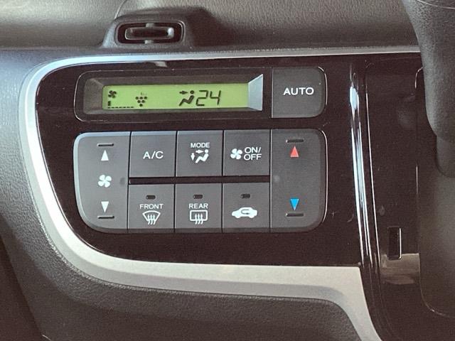 フルオートエアコンは希望の温度設定で風の温度も風量も自動調整で年中快適です。