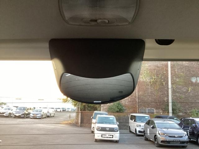 【後方視角支援ミラー】車両の後方付近を視覚的に確認するミラーです。広角ミラーとして設計されており、死角になりやすい後方付近の確認に役立ちます。