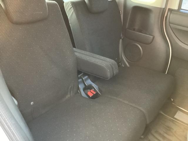 リアシートアームレスト