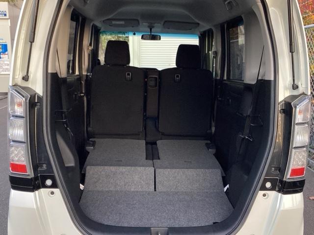 リアシートを倒すとさらに広くなります。