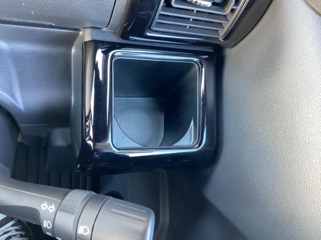 ピクシスメガ GターボSAIII ETC/ナビ/バックモニター エアコン ターボモデル フルセグテレビ Bカメ Aストップ インテリキー DVD 横滑り防止装置 LEDヘッドライト ABS PS エアバッグ ベンチシート ナビ&TV(32枚目)