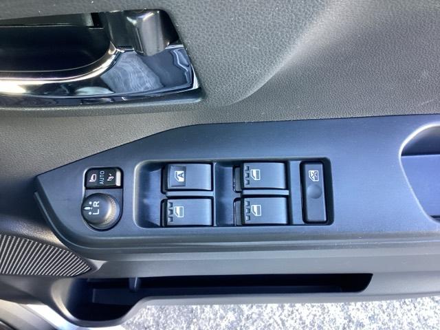 ピクシスメガ GターボSAIII ETC/ナビ/バックモニター エアコン ターボモデル フルセグテレビ Bカメ Aストップ インテリキー DVD 横滑り防止装置 LEDヘッドライト ABS PS エアバッグ ベンチシート ナビ&TV(34枚目)