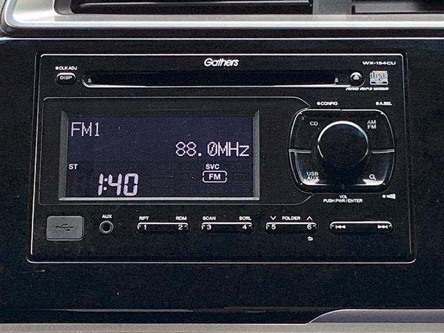 フィット １３Ｇ・Ｆパッケージ　Ｆパッケージ　フルオートエアコンディショナー　イモビ　スマ－トキ－　記録簿有り　ＶＳＡ　助手席エアバッグ　ＵＳＢ接続　エアバック　ＰＳ　キ－フリ－　ＰＷ　ＡＢＳ　アイドリングＳＴＯＰ（10枚目）