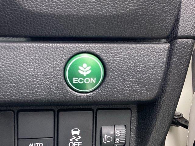 フィット １３Ｇ・Ｆパッケージ　Ｆパッケージ　フルオートエアコンディショナー　イモビ　スマ－トキ－　記録簿有り　ＶＳＡ　助手席エアバッグ　ＵＳＢ接続　エアバック　ＰＳ　キ－フリ－　ＰＷ　ＡＢＳ　アイドリングＳＴＯＰ（15枚目）