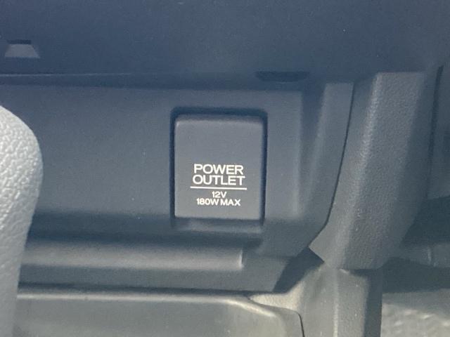 フィット １３Ｇ・Ｆパッケージ　Ｆパッケージ　フルオートエアコンディショナー　イモビ　スマ－トキ－　記録簿有り　ＶＳＡ　助手席エアバッグ　ＵＳＢ接続　エアバック　ＰＳ　キ－フリ－　ＰＷ　ＡＢＳ　アイドリングＳＴＯＰ（16枚目）