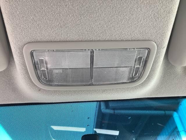 フィット １３Ｇ・Ｆパッケージ　Ｆパッケージ　フルオートエアコンディショナー　イモビ　スマ－トキ－　記録簿有り　ＶＳＡ　助手席エアバッグ　ＵＳＢ接続　エアバック　ＰＳ　キ－フリ－　ＰＷ　ＡＢＳ　アイドリングＳＴＯＰ（24枚目）