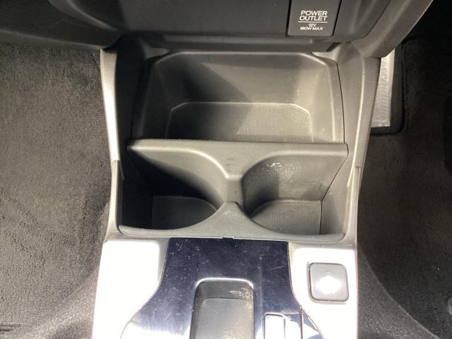 フィット １３Ｇ・Ｆパッケージ　Ｆパッケージ　フルオートエアコンディショナー　イモビ　スマ－トキ－　記録簿有り　ＶＳＡ　助手席エアバッグ　ＵＳＢ接続　エアバック　ＰＳ　キ－フリ－　ＰＷ　ＡＢＳ　アイドリングＳＴＯＰ（28枚目）