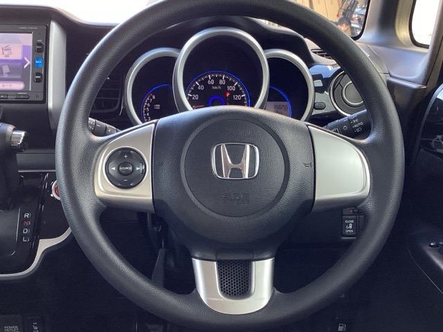 N-BOXカスタム GSSブラックスタイルパッケージ ETC/純正ナビ/バックモニター リアカメラ ワンセグ ETC付き ナビTV AAC パワステ パワーウィンドウ キーフリー 横滑り防止 エコアイドル スマートキー エアバッグ ABS ベンチシート(14枚目)