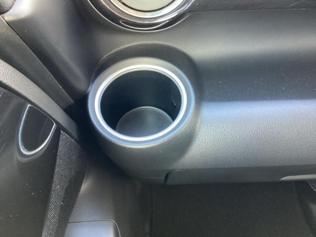 N-BOXカスタム GSSブラックスタイルパッケージ ETC/純正ナビ/バックモニター リアカメラ ワンセグ ETC付き ナビTV AAC パワステ パワーウィンドウ キーフリー 横滑り防止 エコアイドル スマートキー エアバッグ ABS ベンチシート(23枚目)