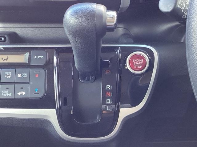 N-BOXカスタム GSSブラックスタイルパッケージ ETC/純正ナビ/バックモニター リアカメラ ワンセグ ETC付き ナビTV AAC パワステ パワーウィンドウ キーフリー 横滑り防止 エコアイドル スマートキー エアバッグ ABS ベンチシート(25枚目)