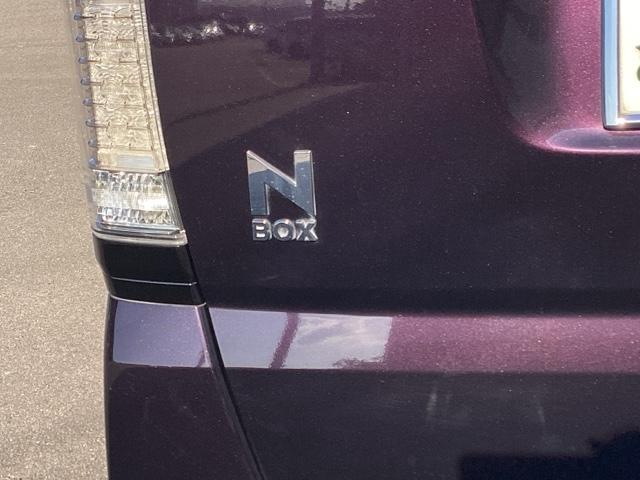 N-BOXカスタム GSSブラックスタイルパッケージ ETC/純正ナビ/バックモニター リアカメラ ワンセグ ETC付き ナビTV AAC パワステ パワーウィンドウ キーフリー 横滑り防止 エコアイドル スマートキー エアバッグ ABS ベンチシート(45枚目)