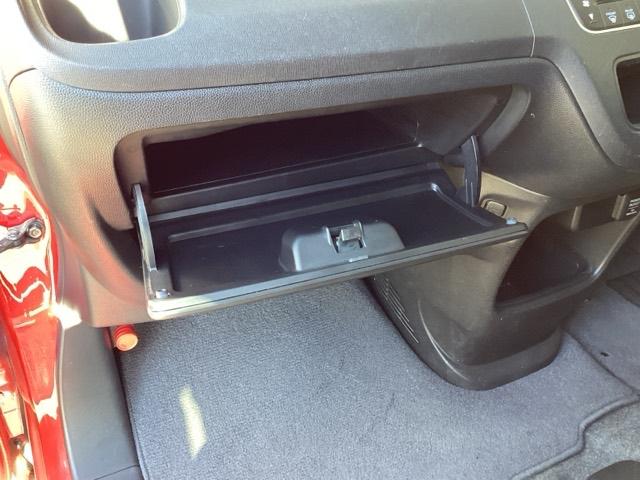 N-ONE G・Lパッケージ ブラックインテリア 整備記録簿有 DVD再生可 iストップ ベンチS 盗難防止 ETC付き フルオートエアコン パワーウィンドウ ナビTV 地デジTV 助手席エアバック ESC 運転席エアバッグ(35枚目)