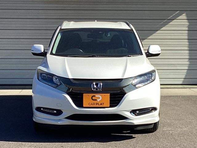 ヴェゼル ハイブリッドＺ・ホンダセンシング　ＤＶＤ再生機能　整備記録簿　横滑り防止システム　バックアイカメラ　盗難防止装置　フルセ　シートヒーター付　スマ－トキ－　ＥＣＯモード　パワーウィンド　サイドエアバッグ（4枚目）