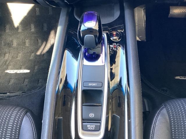 ヴェゼル ハイブリッドＺ・ホンダセンシング　ＤＶＤ再生機能　整備記録簿　横滑り防止システム　バックアイカメラ　盗難防止装置　フルセ　シートヒーター付　スマ－トキ－　ＥＣＯモード　パワーウィンド　サイドエアバッグ（15枚目）