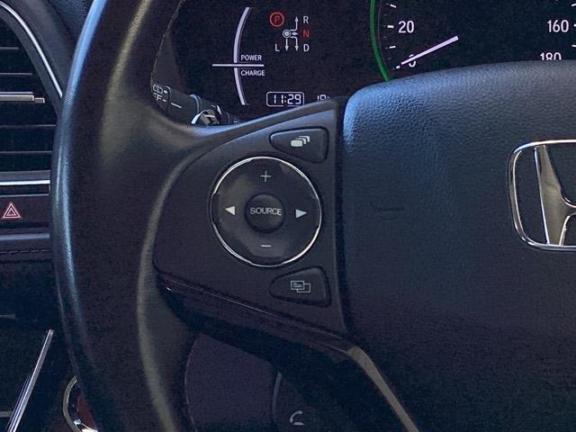 ヴェゼル ハイブリッドＺ・ホンダセンシング　ＤＶＤ再生機能　整備記録簿　横滑り防止システム　バックアイカメラ　盗難防止装置　フルセ　シートヒーター付　スマ－トキ－　ＥＣＯモード　パワーウィンド　サイドエアバッグ（24枚目）