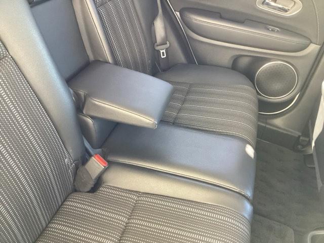 ヴェゼル ハイブリッドＺ・ホンダセンシング　ＤＶＤ再生機能　整備記録簿　横滑り防止システム　バックアイカメラ　盗難防止装置　フルセ　シートヒーター付　スマ－トキ－　ＥＣＯモード　パワーウィンド　サイドエアバッグ（33枚目）