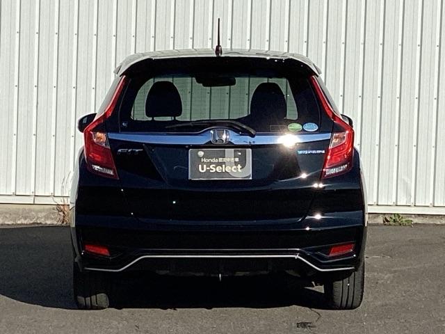 フィットハイブリッド Sホンダセンシング ETC/純正ナビ/バックモニター/ホンダセンシング スマ-トキ- ナビTV アクティブクルーズコントロール パワーウインドウ サイドエアバック DVD再生 パワーステアリング 整備記録簿 ABS(7枚目)