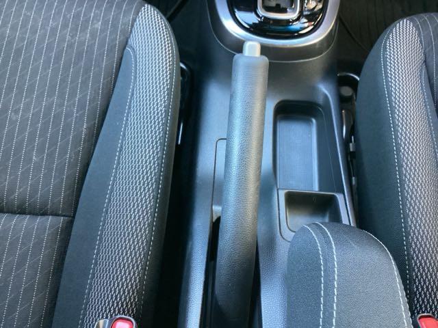 フィットハイブリッド Sホンダセンシング ETC/純正ナビ/バックモニター/ホンダセンシング スマ-トキ- ナビTV アクティブクルーズコントロール パワーウインドウ サイドエアバック DVD再生 パワーステアリング 整備記録簿 ABS(23枚目)