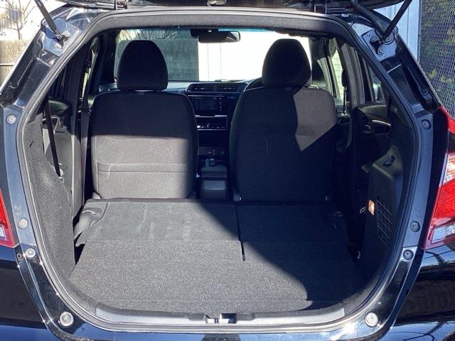 フィットハイブリッド Sホンダセンシング ETC/純正ナビ/バックモニター/ホンダセンシング スマ-トキ- ナビTV アクティブクルーズコントロール パワーウインドウ サイドエアバック DVD再生 パワーステアリング 整備記録簿 ABS(37枚目)