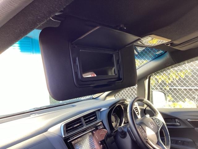 フィットハイブリッド Sホンダセンシング ETC/純正ナビ/バックモニター/ホンダセンシング スマ-トキ- ナビTV アクティブクルーズコントロール パワーウインドウ サイドエアバック DVD再生 パワーステアリング 整備記録簿 ABS(39枚目)