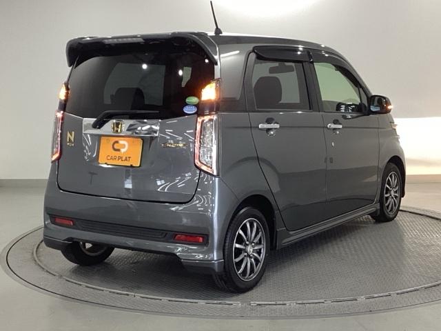 Ｎ－ＷＧＮカスタム Ｇ　純正ナビ　ＨＩＤヘッドライト　盗難防止システム　横滑防止　アイドルストップ　スマートキープッシュスタート　オートエアコン　パワーウィンドウ　ベンチシート　ＥＴＣ　運転席助手席エアバッグ　ＡＢＳ　エアロ（8枚目）