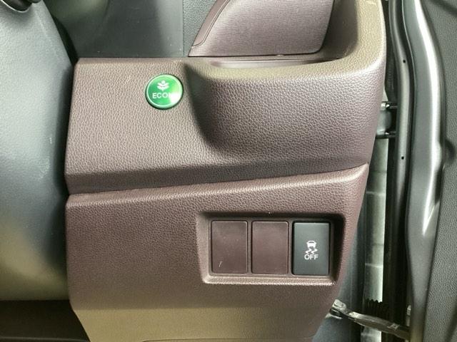 Ｎ－ＷＧＮカスタム Ｇ　純正ナビ　ＨＩＤヘッドライト　盗難防止システム　横滑防止　アイドルストップ　スマートキープッシュスタート　オートエアコン　パワーウィンドウ　ベンチシート　ＥＴＣ　運転席助手席エアバッグ　ＡＢＳ　エアロ（14枚目）