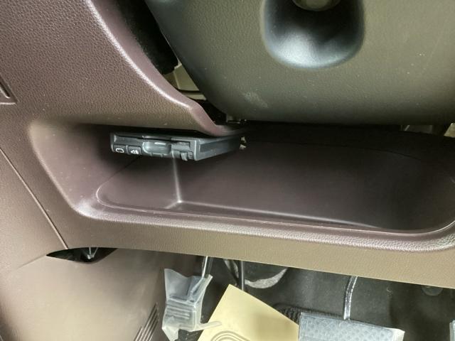 Ｎ－ＷＧＮカスタム Ｇ　純正ナビ　ＨＩＤヘッドライト　盗難防止システム　横滑防止　アイドルストップ　スマートキープッシュスタート　オートエアコン　パワーウィンドウ　ベンチシート　ＥＴＣ　運転席助手席エアバッグ　ＡＢＳ　エアロ（15枚目）