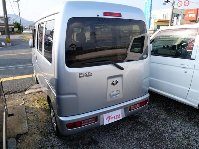 ピクシスバン クルーズ キーレスエントリー ルーフラック エアコン パワーステアリング パワーウィンドウ Wエアバッグ 電動格納ミラー ラジオ(5枚目)