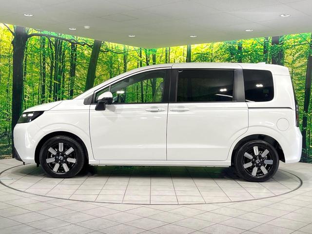 フリード ｅ：ＨＥＶエアー　ＥＸ　登録済未使用車　禁煙車　両側電動スライドドア　衝突被害軽減システム　レーダークルーズ　コーナーセンサー　シートヒーター　スマートキー　ＬＥＤヘッド　オートハイビーム　オートライト　オートエアコン（53枚目）