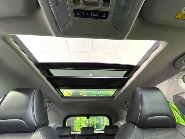 ＲＡＶ４ Ｇ　Ｚパッケージ　禁煙車　ＴＲＤエアロ　サンルーフ　純正１０．５ディスプレイオーディオ　全周囲カメラ　衝突軽減装置　レーダークルーズコントロール　ＥＴＣ　Ｂｌｕｅｔｏｏｔｈ　シートヒーター　クリアランスソナー（5枚目）